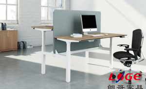 關(guān)于升降辦公桌優(yōu)勢特點(diǎn)！